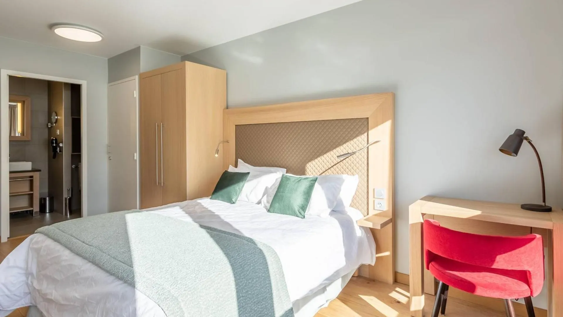 Apartment Appartement Moderne 4 Pieces Avec Piscine, Spa, Parking Et Acces Direct Aux Pistes - Fr-1-352-65 Les Arcs