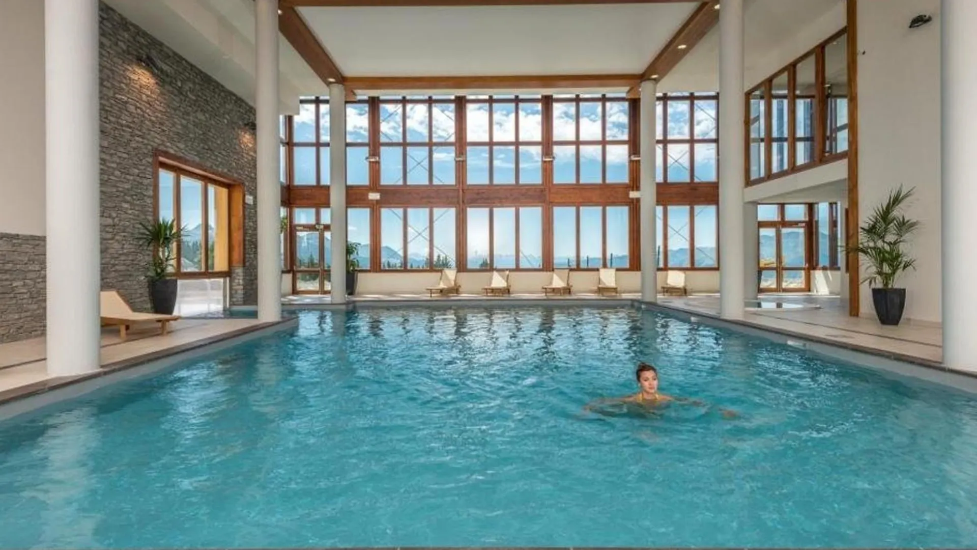 Appartement Moderne 4 Pieces Avec Piscine, Spa, Parking Et Acces Direct Aux Pistes - Fr-1-352-65 Les Arcs  Les Arcs (Savoie)