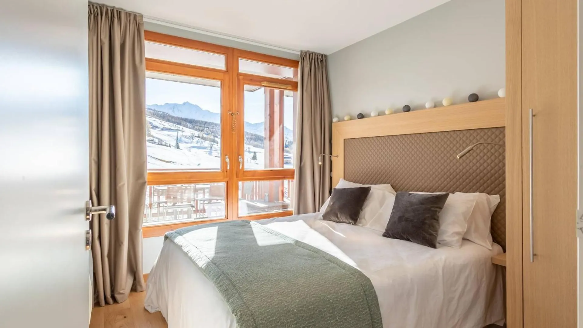 Appartement Moderne 4 Pieces Avec Piscine, Spa, Parking Et Acces Direct Aux Pistes - Fr-1-352-65 Les Arcs  Apartment Les Arcs (Savoie)